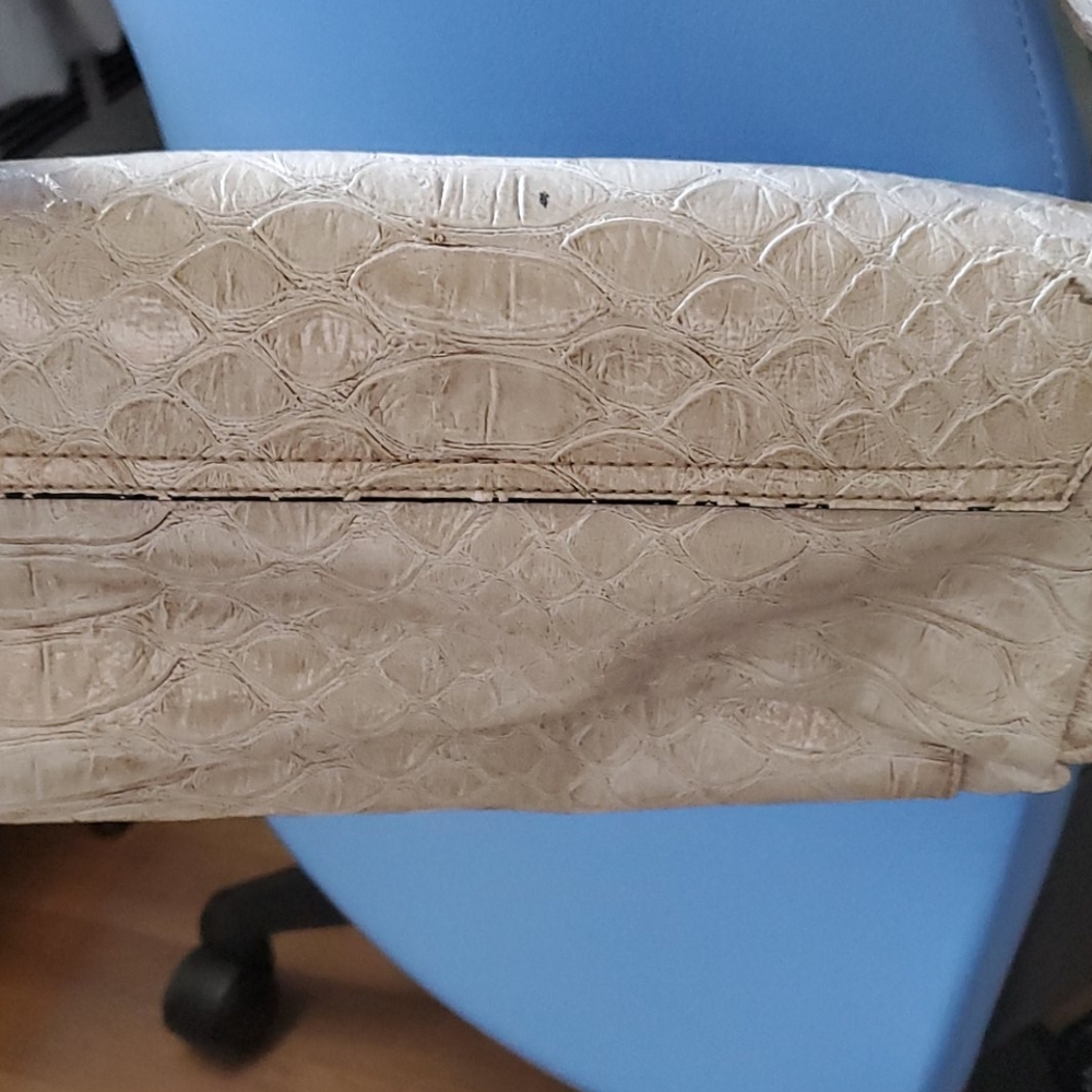 Handbag - Picture 2 of 8